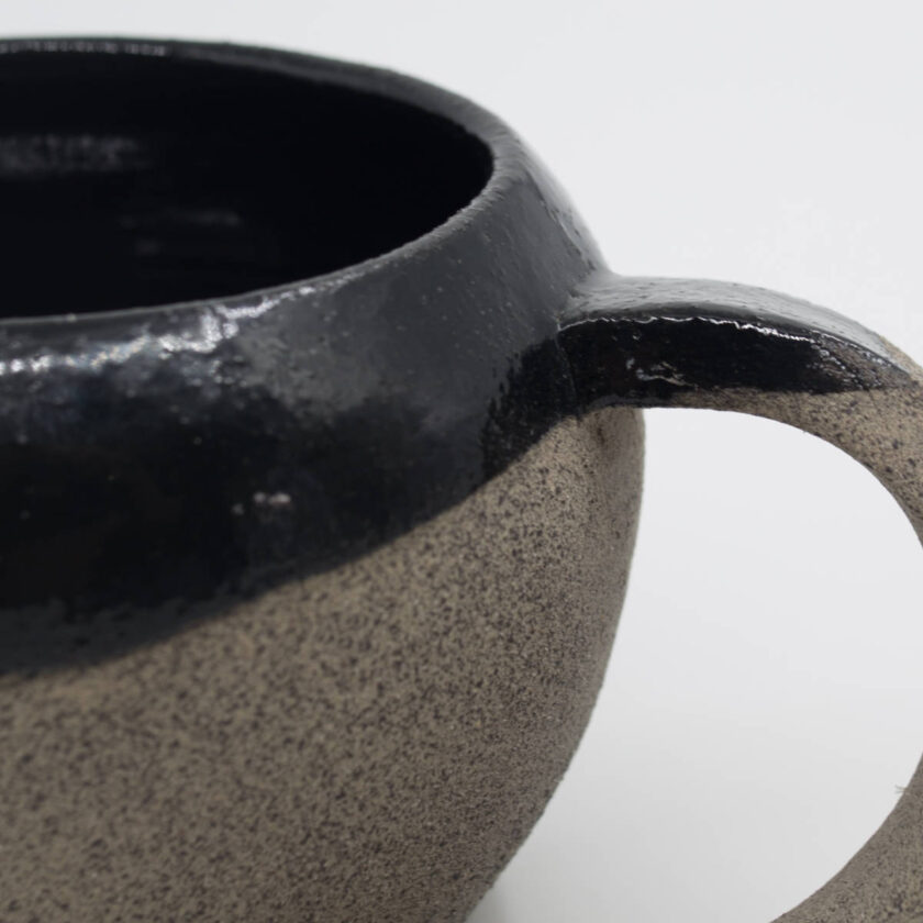 Round cup with handle Doupiani